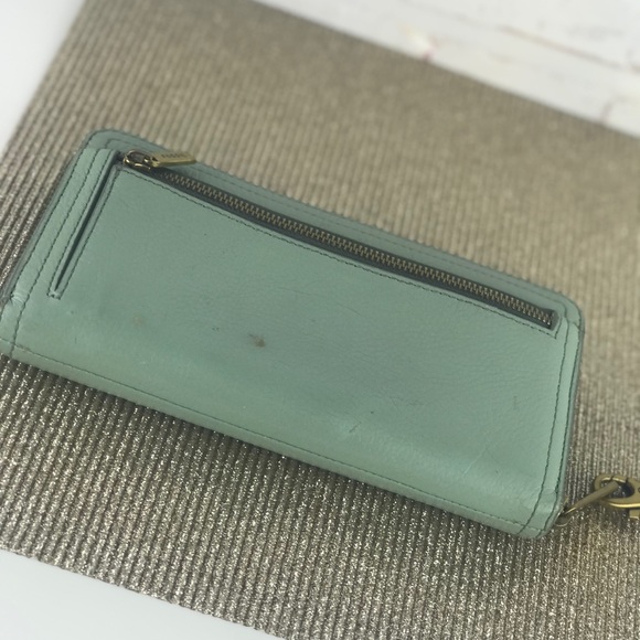 Fossil: Womens Full Zip Mint Green Wallet - Picture 10 of 11